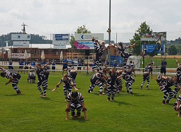 Grossfeld-Gymastik, Schlussfigur