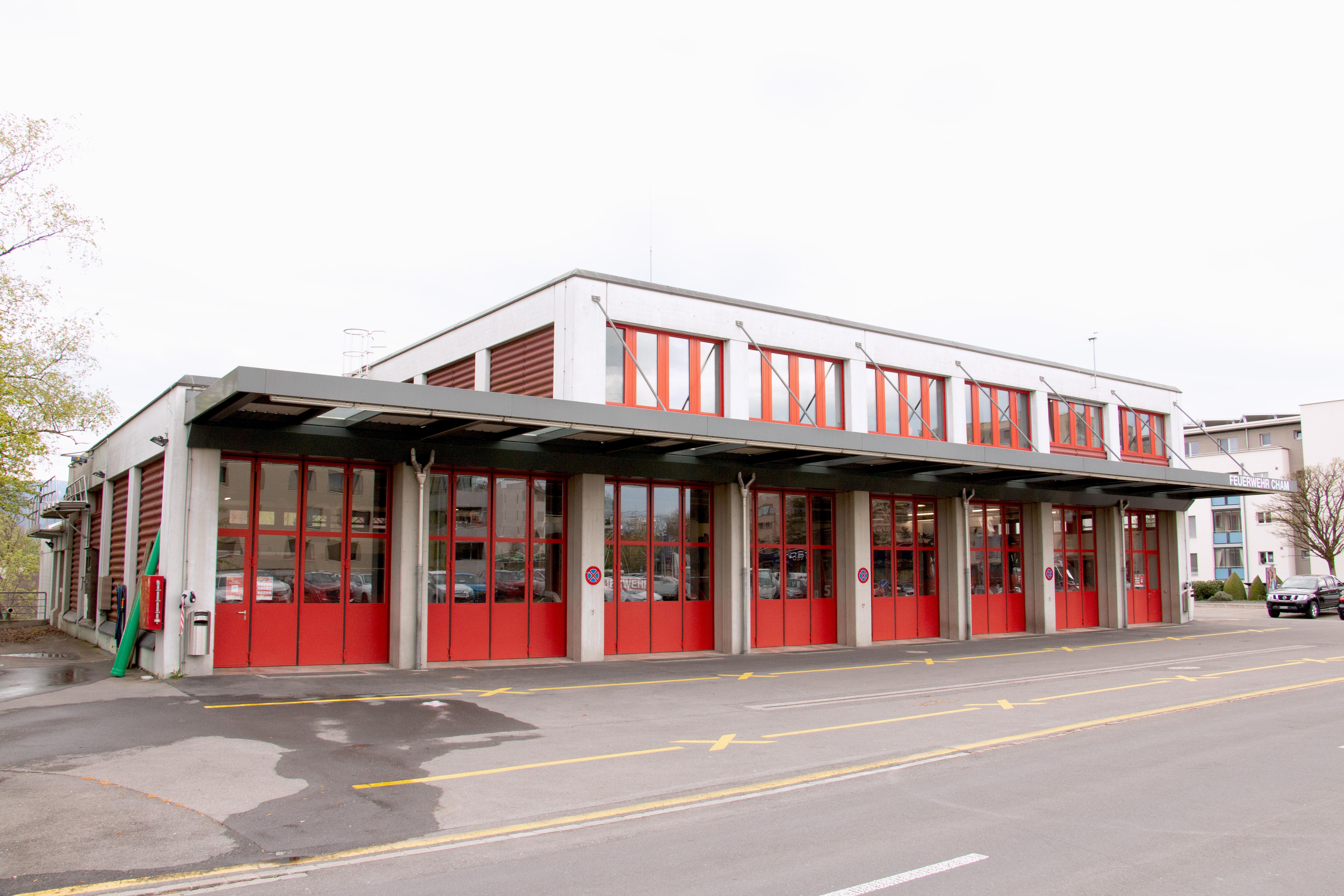 Ansicht des Feuerwehrgebäudes von der Obermühlestrasse her.