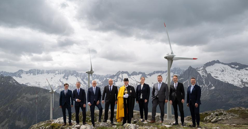 Der Regierungsrat 2026-2028 (von links): Kanzleidirektor Roman Balli, Bildungs- und Kulturdirektor Georg Simmen, Volkswirtschaftsdirektor Urban Camenzind, Landammann und Justizdirektor Daniel Furrer, Landweibel Erwin Gisler, Landesstatthalterin und Sicherheitsdirektorin Céline Huber, Gesundheits-, Sozial- und Umweltdirektor Christian Arnold, Finanzdirektor Urs Janett und Baudirektor Hermann Epp.