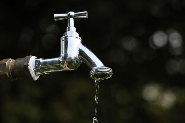 Wasserhahn