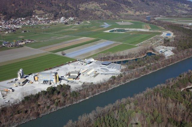 Kieswerk, Kiesgruben, Biotop und Schrebergärten in Untervaz