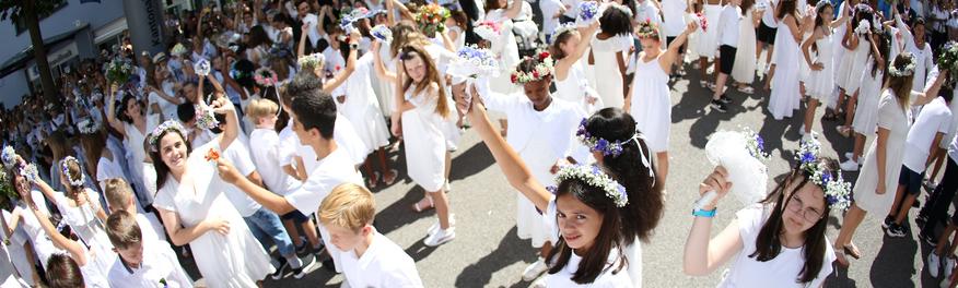Kinder beim Jugendfestumzug