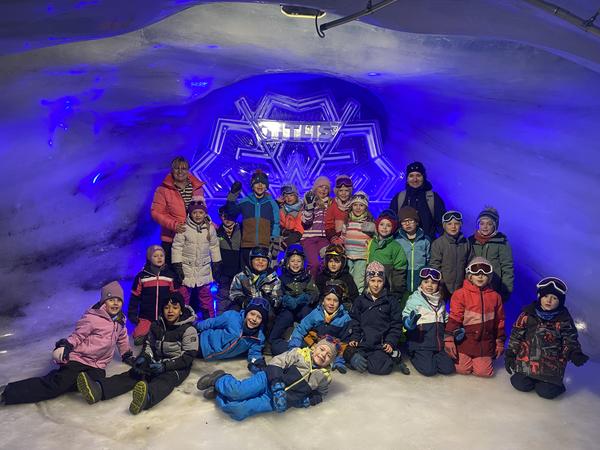 Gesamtbild in der Eisgrotte