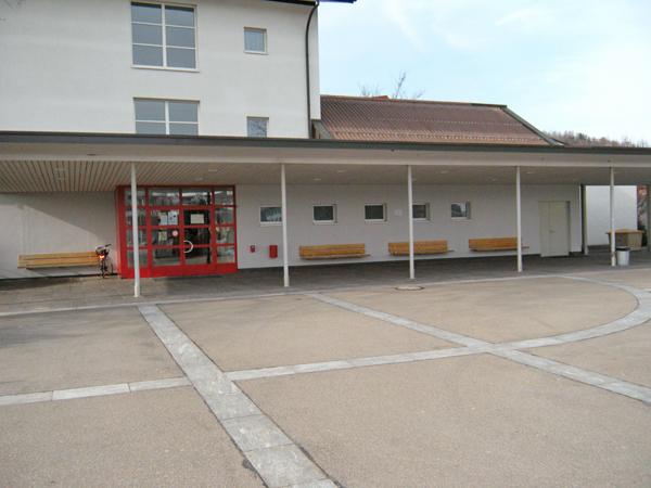 Bild Gedeckter Vorplatz