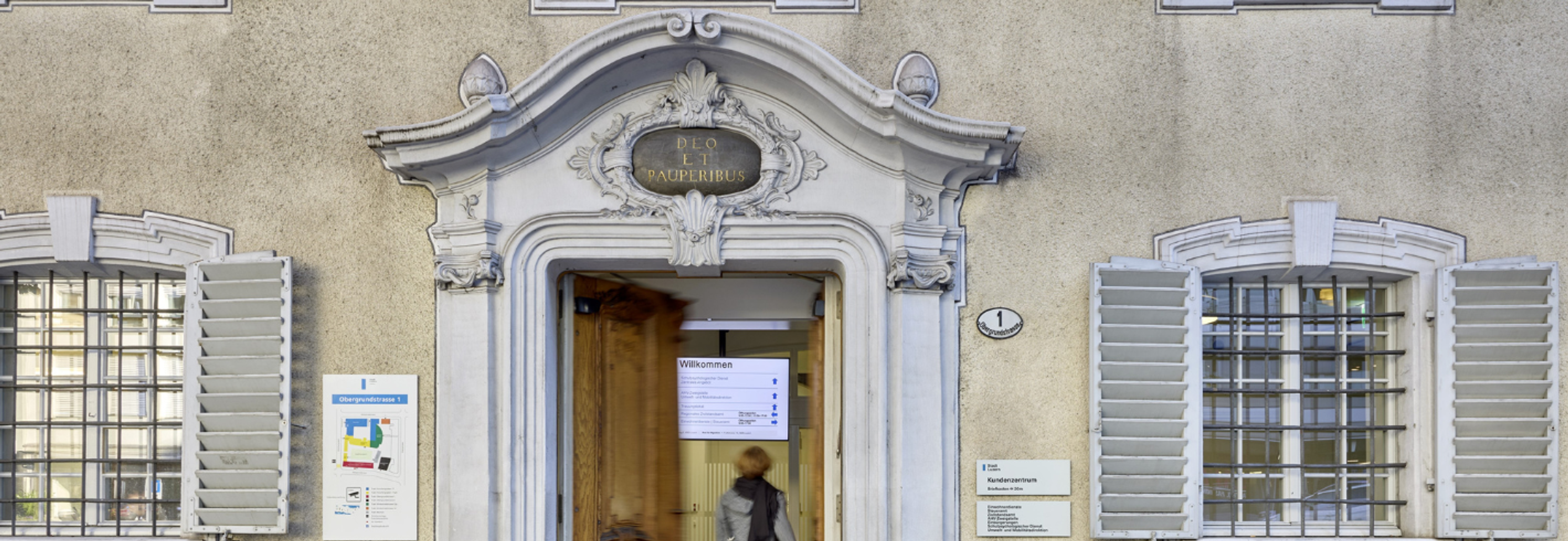 Stadt Luzern stärkt Willkommenskultur und eröffnet «Welcome Desk» 