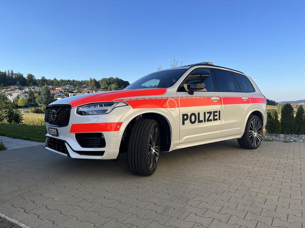 Neues Polizeiauto Urdorf