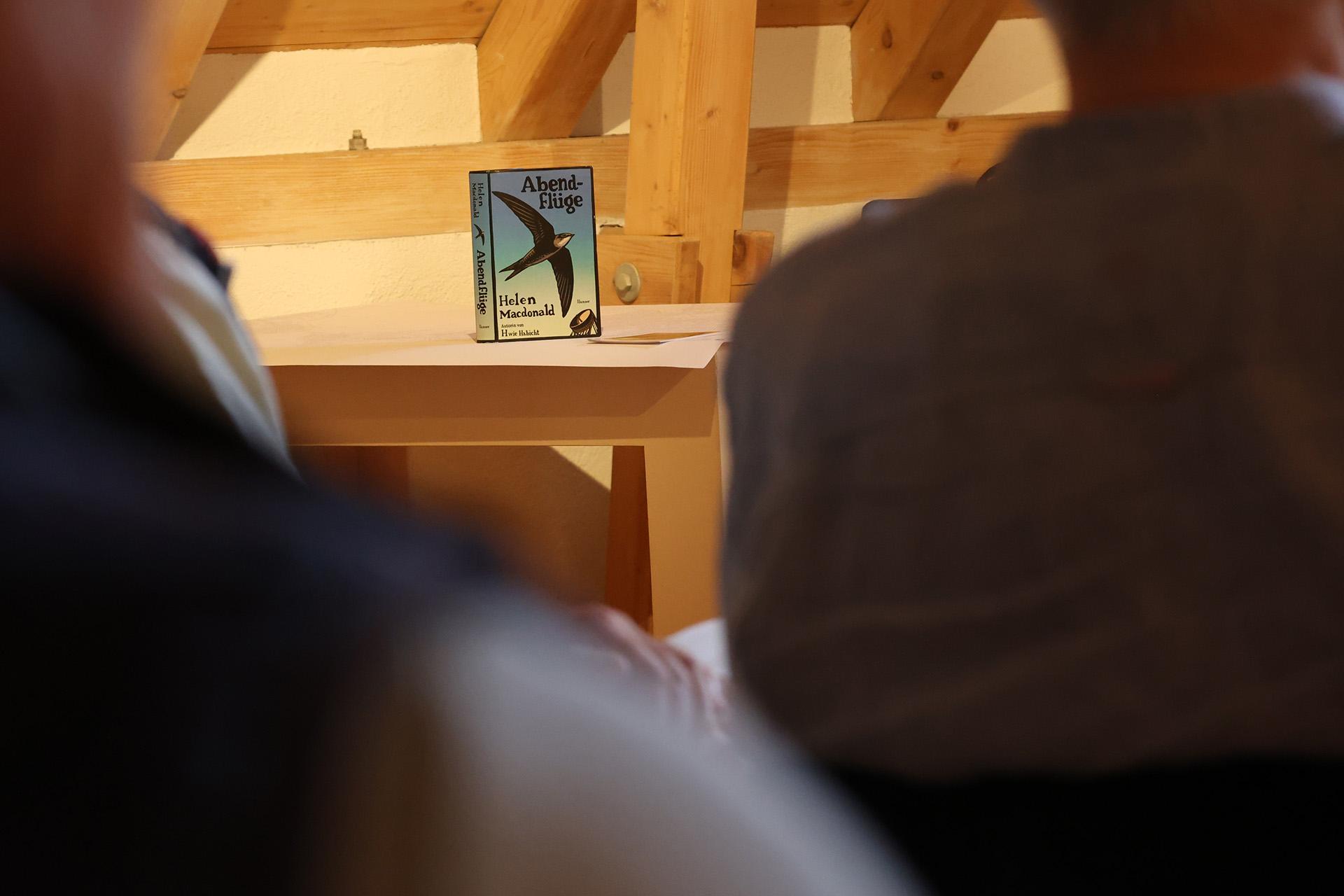 Lesung: «Abendflüge» von Helen Macdonald 
Mit Helmut Vogel, Schauspieler
