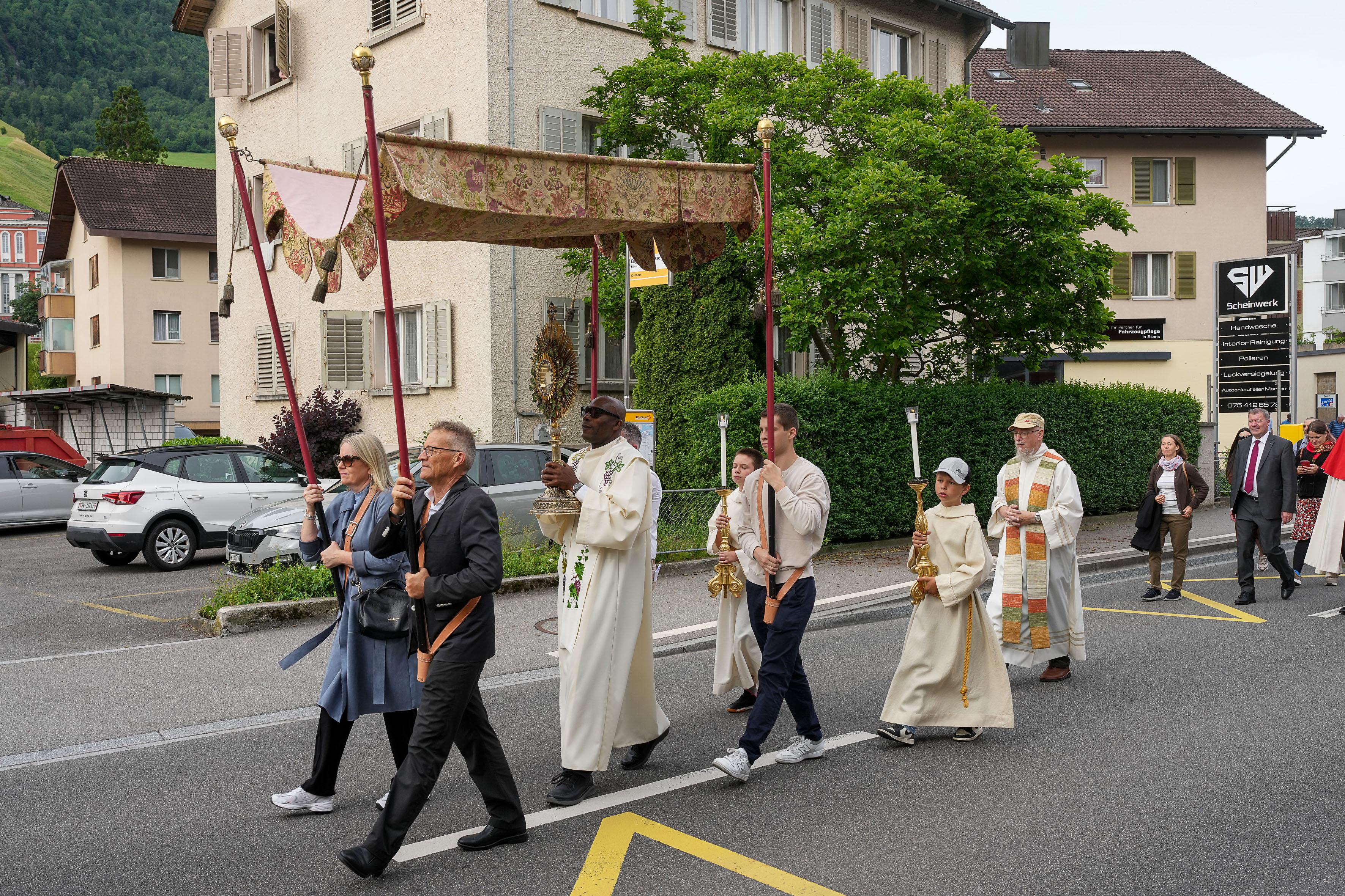 Fotos:
Robert Fischlin, Fotostudio Fischlin, Stans
