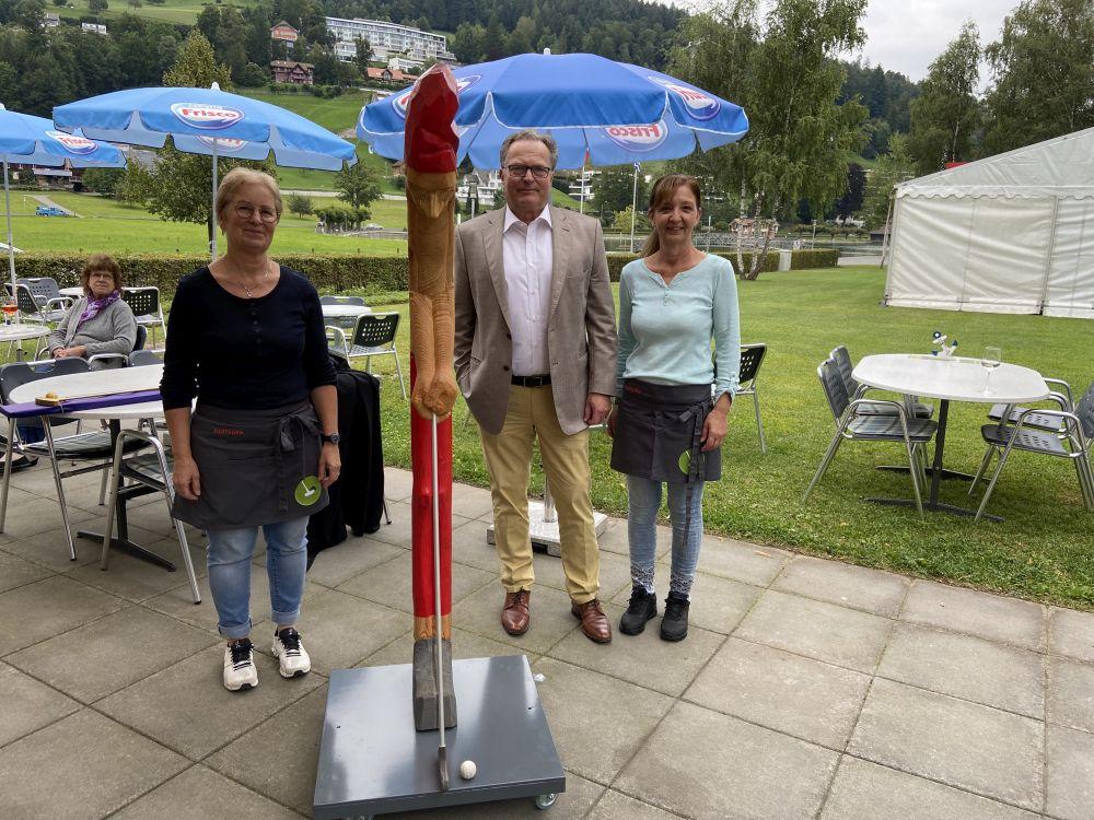 Übergabe Skulptur Golfer von Peter Bissig