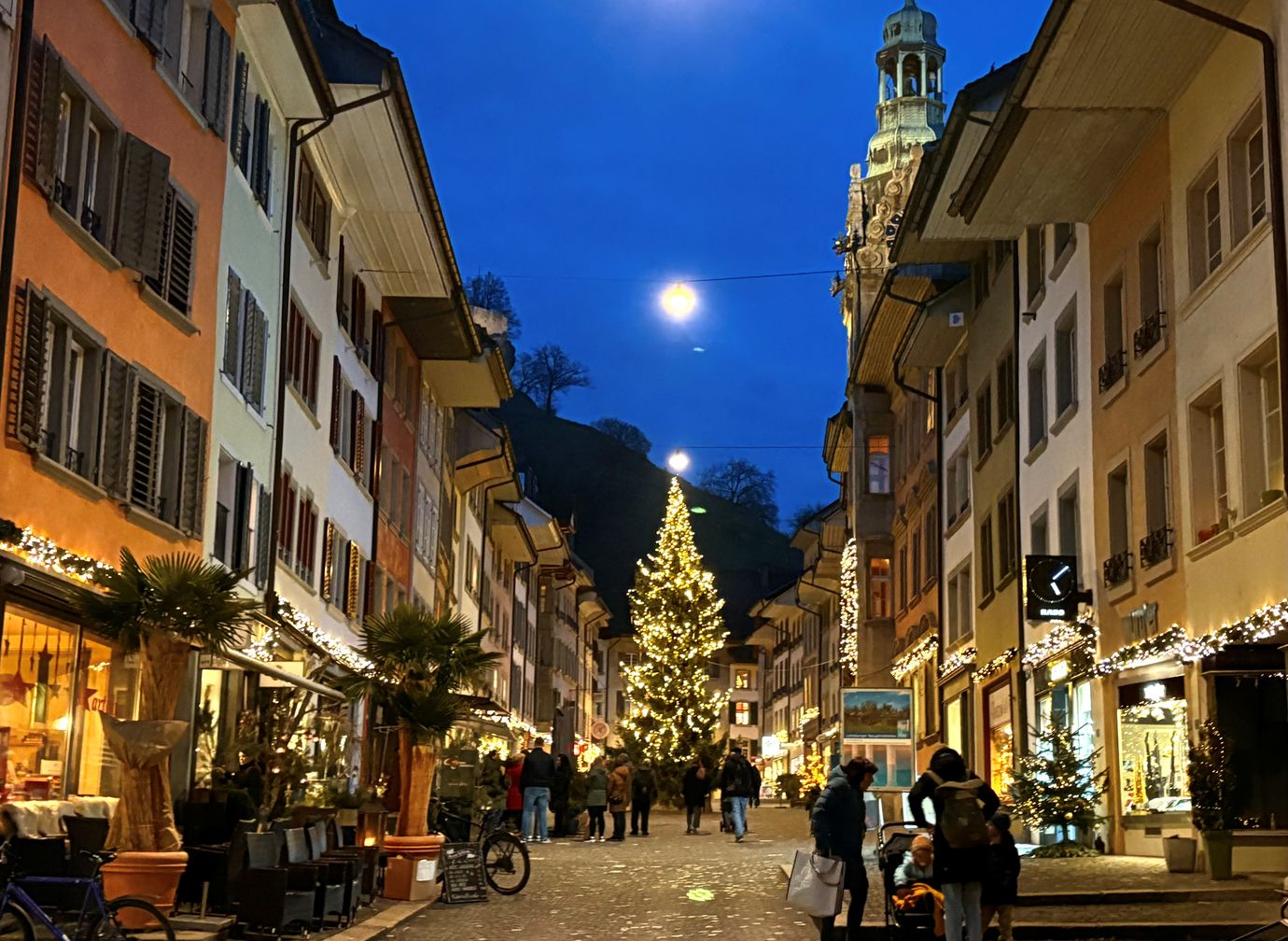 Weihnachtliche Stimmung in der Rathausgasse