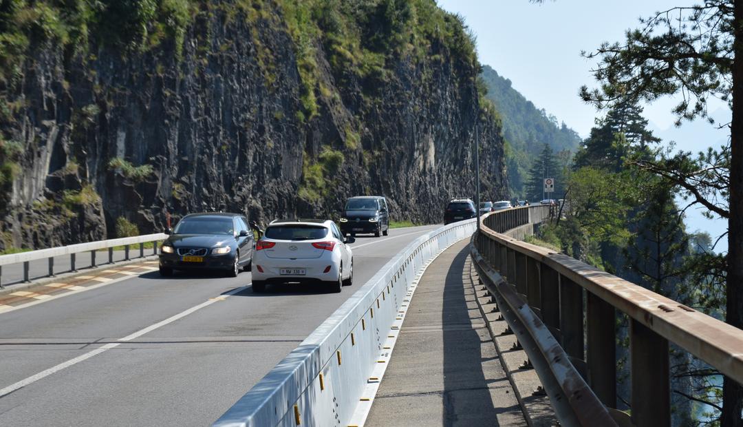 Auf der Axenstrasse werden im November Unterhaltsarbeiten ausgeführt. Dafür wird die Verkehrsachse vier Nächte vollständig gesperrt. Bild Amt für Betrieb Nationalstrassen