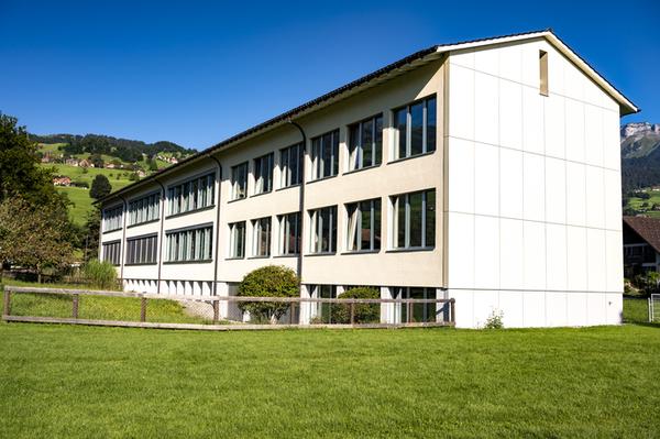 Schulhaus Feld