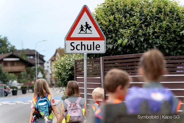 Kinder Schulbeginn