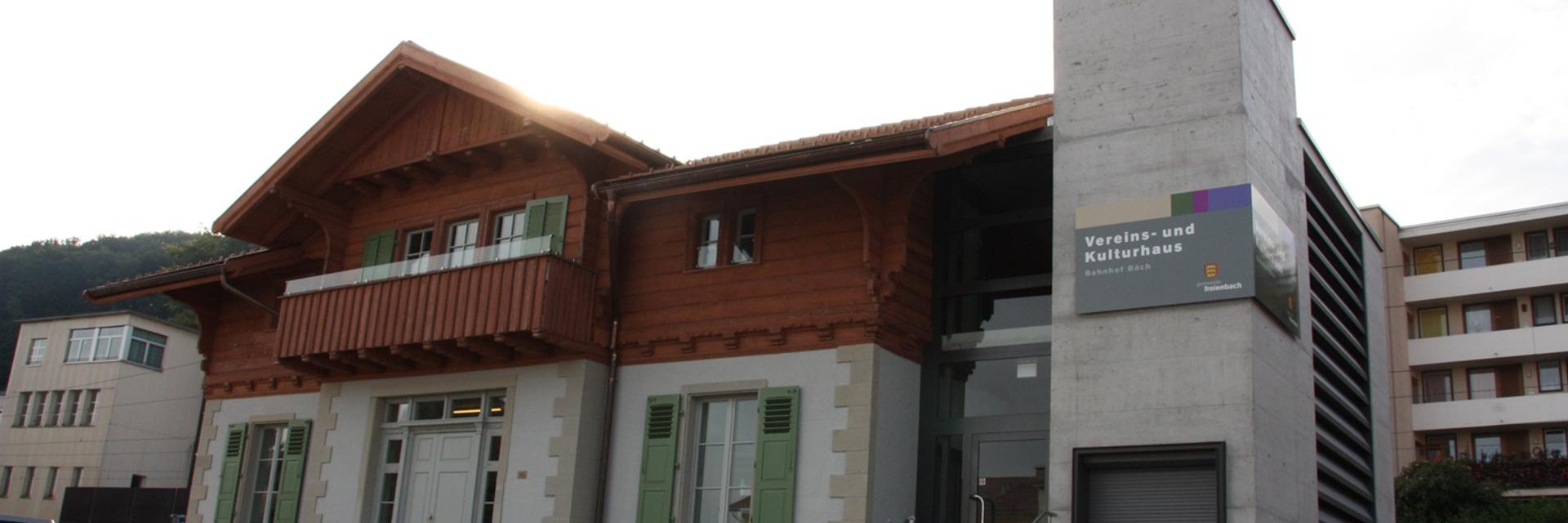 Kulturhaus Bäch von aussen