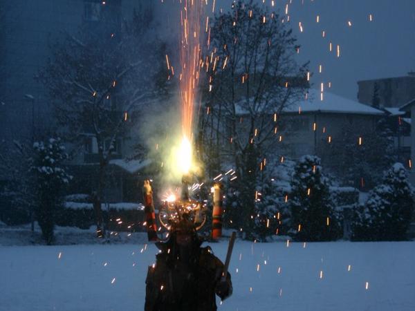 1 Mann Feuerwerk
