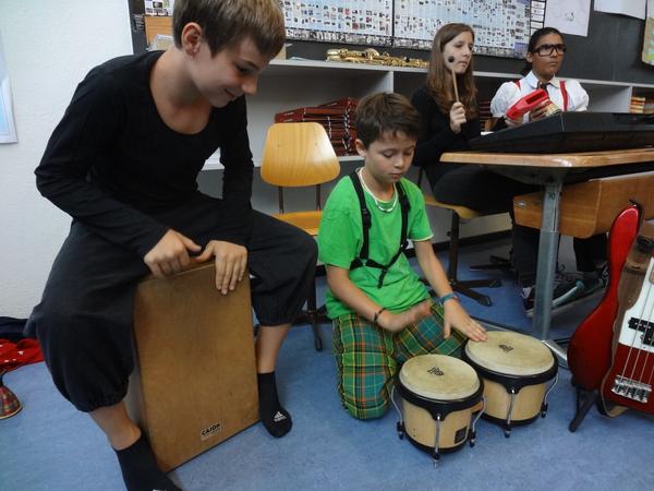 musizierende Kinder bei der Probe