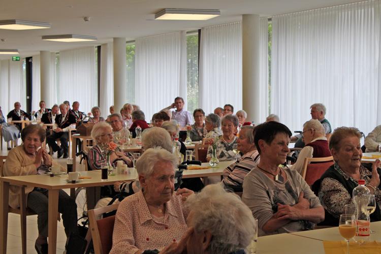 Aufmerksame Bewohner/innen und Gäste
