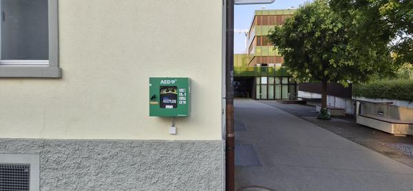 AED Kopfbau
