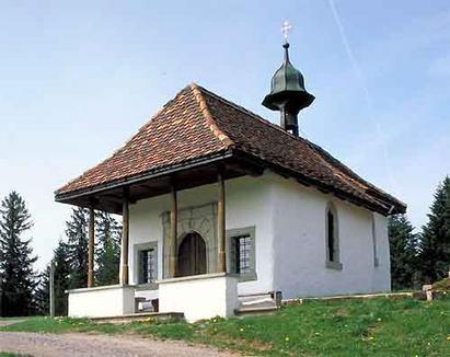 Die Kapelle steht auf einer von Wald umgebenen Hügelkuppe am alten Pilgerweg nach Einsiedeln. Sie wurde 1701 geweiht. 

1983/84 wurde die Kapelle St. Jost restauriert und gleichzeitig wurde der Pilgerweg zwischen Oberägeri und Bibersteg instand gestellt.

Das Bruderhaus neben der Kapelle wurde 1833/34 erbaut und am 22. Mai 2005 durch Brandstiftung zerstört.