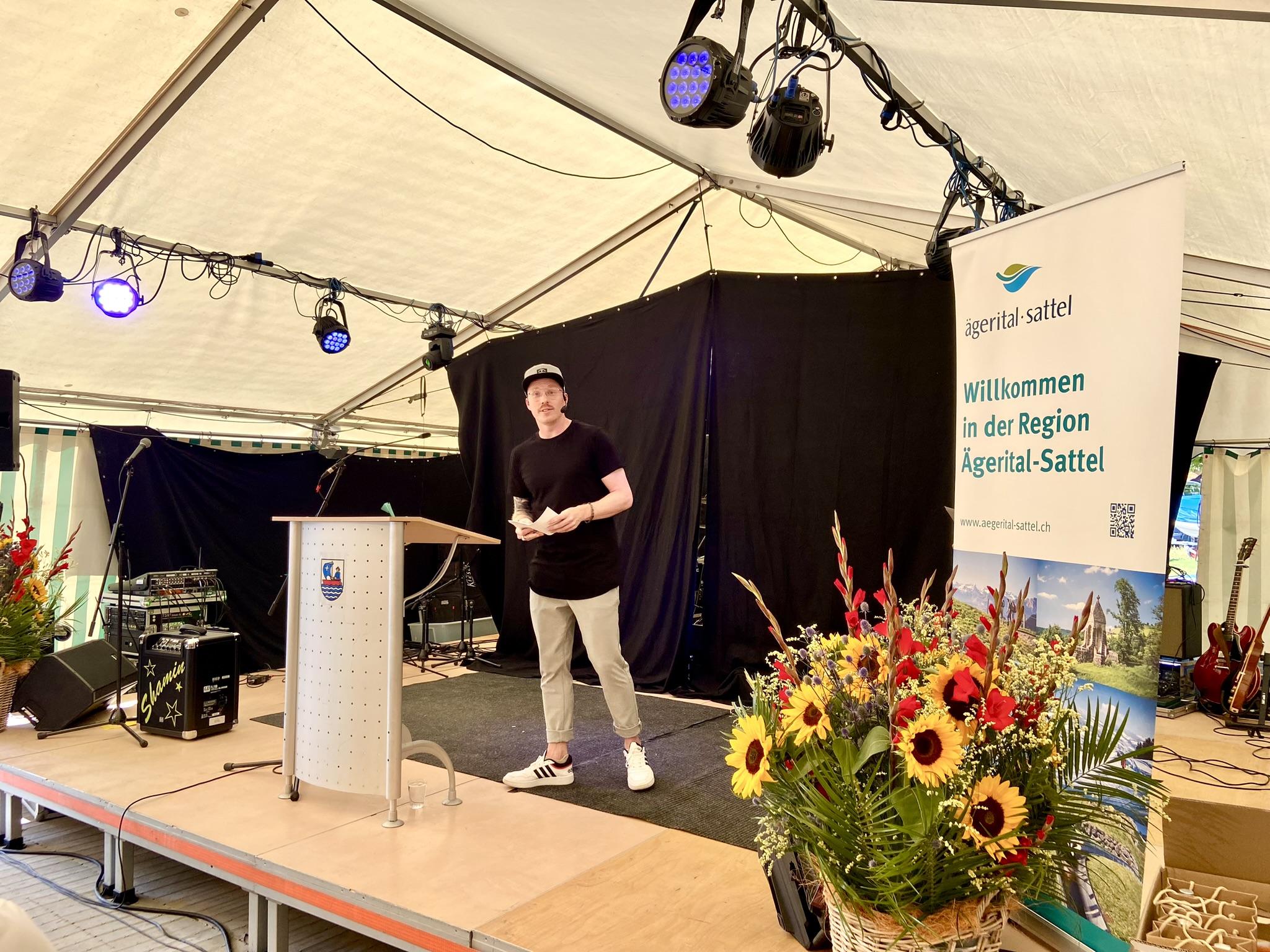 Dominique Marcel Iten begrüsst zum Ägeri Award und Sportlerehrung