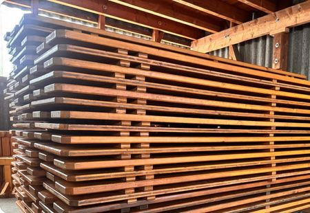 Festbankgarnituren Stapel