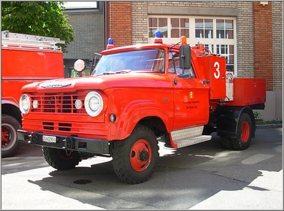 Mowag W300, 1968, 8 Zylinder Chrysler 318 Benzin, Allrad mit Geländeuntersetzung, Gewicht: 5.1 t, 7 Plätze
Aufbau: Druckbehälter 750 kg Pulver, 2 Schnellangriffe 30 m 