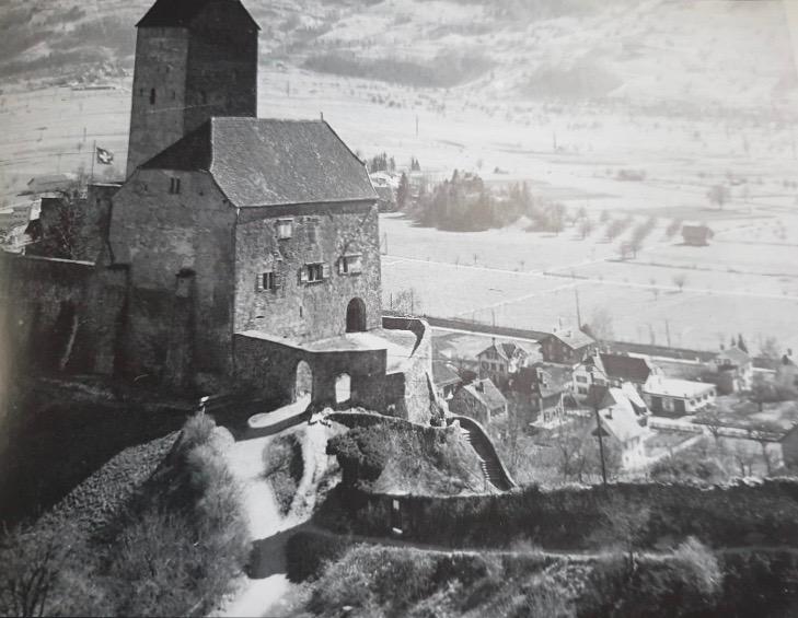 Die Fahne sagt es: Föhn-Sturm.