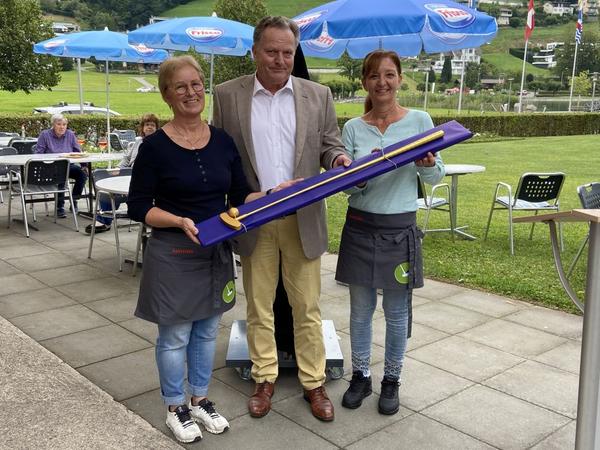 Übergabe goldener Schläger - Josef Ribary, Susanne Meier, Carla Nussbaumer