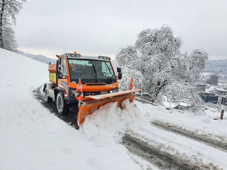Schneepflug im Einsatz