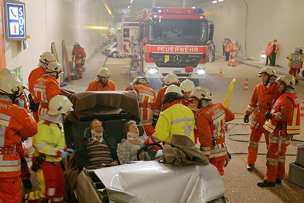 Einsatzübung im Kirchenwaldtunnel