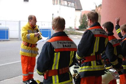 Begrüssung durch den Kommandanten