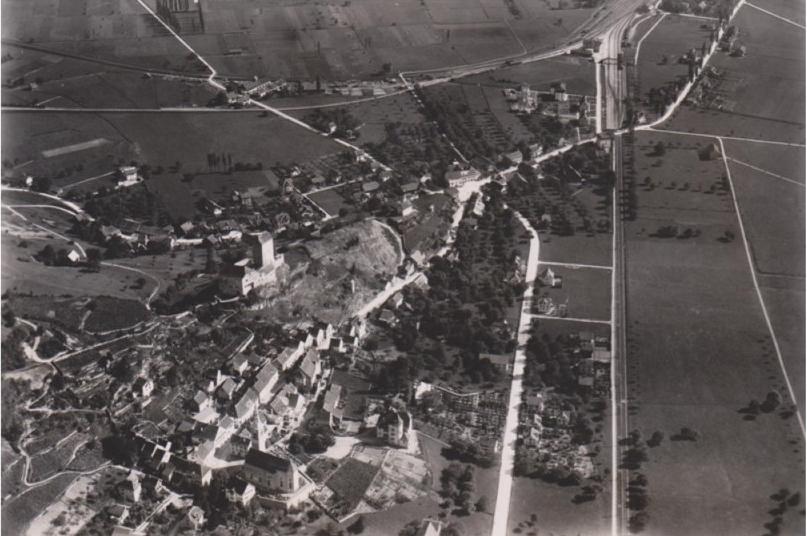 Flugaufnahme ca. 1920: Die Zürcherstrasse (gebaut 1908) hiess damals noch "Neue Strasse".