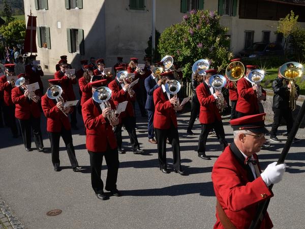 Musikgesellschaft bei Einug