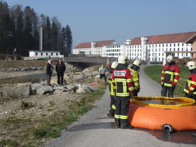 Gefülltes Ausgleichsbecken