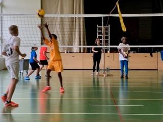 Volleyball und viele andere Spiele organisierte die Volleyballgruppe Welschenrohr-Herbetswil