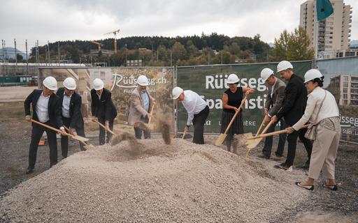 Spatenstich Rüüssegg