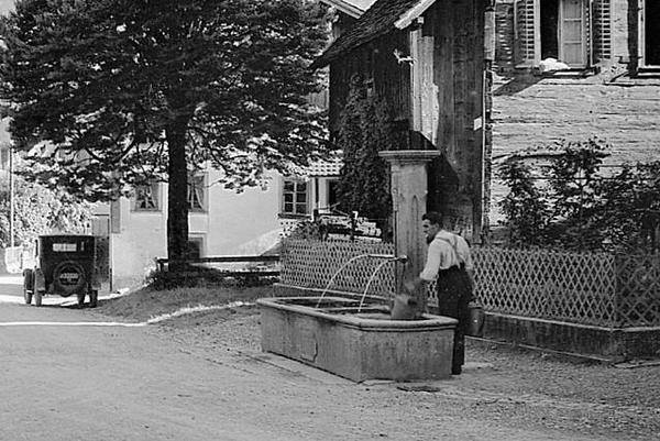 Oberdorf_Brunnen_Lindenbaum_x.jpg