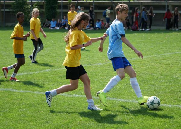 Loreto: Lehrer-Schüler-Fussballturnier