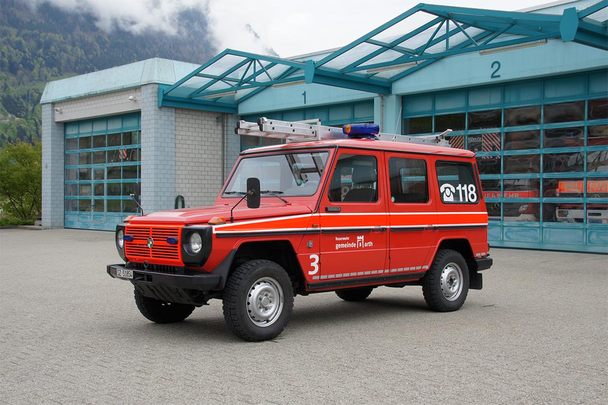 <b>Fahrzeugdaten</b>
Kurzbezeichnung: Puch
Funkrufname: AGO 3
Fz Marke / Typ: Puch 230
Jahrgang: 1990
Motor: 4 Zylinder Benzin (122 PS)
Antrieb: Allrad
Gesamtgewicht: 2'800 kg


<b>Fahrzeugaufbau (Rüegg AG, Ibach)</b>
5 Sitzplätze
Rockinger Anhängevorrichtung
Leiter
2 Handfunk
Druckluftbremsanlage


<b>Einsatzbereich</b>
Mannschaftstransport
Zugfahrzeug
