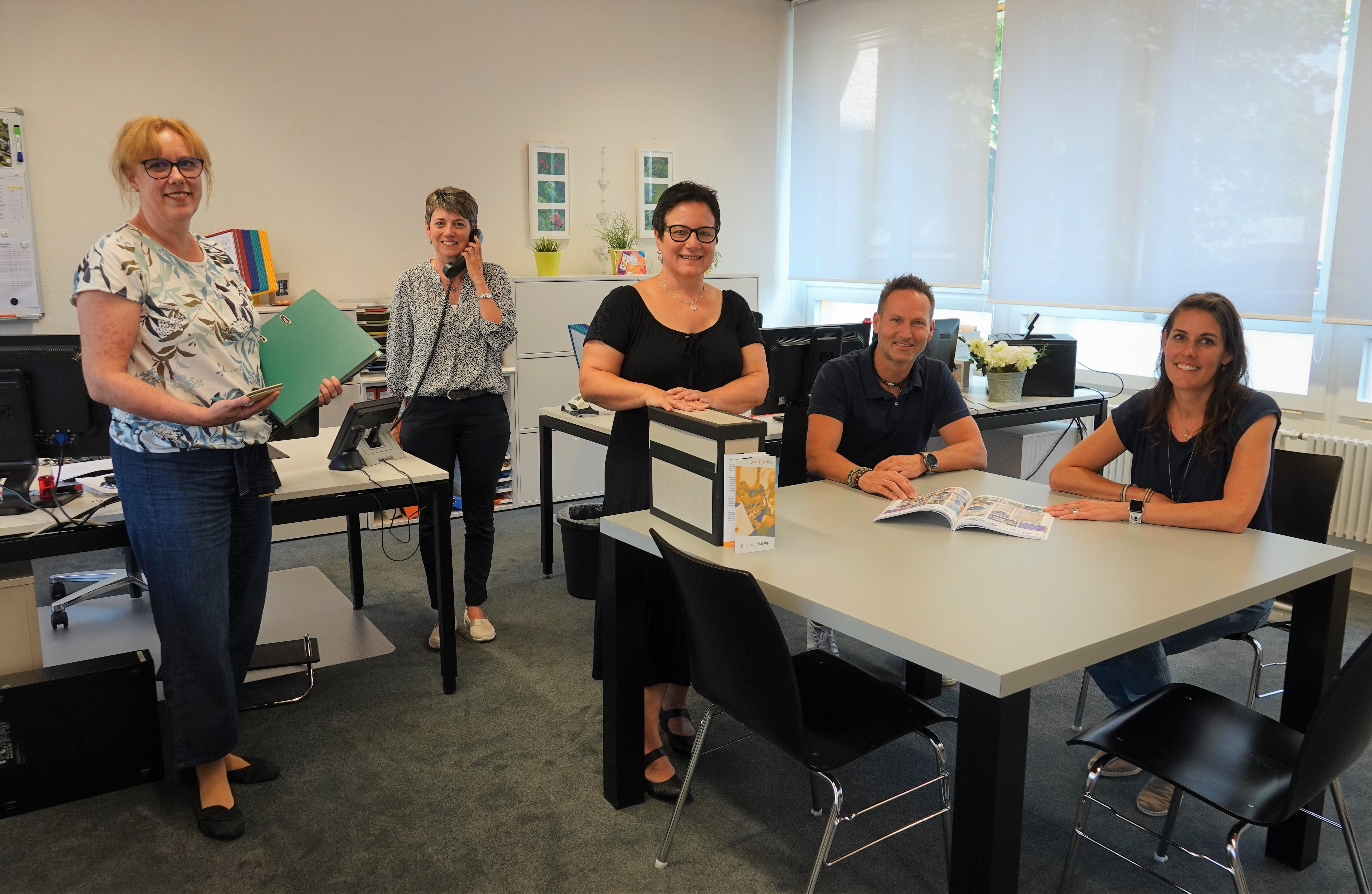 Team Schulverwaltung v.l.n.r: B. Unternährer, M.Bernasconi, U.Doppmann, M.Zängerle (Gesamtschulleiter), D.Birrer