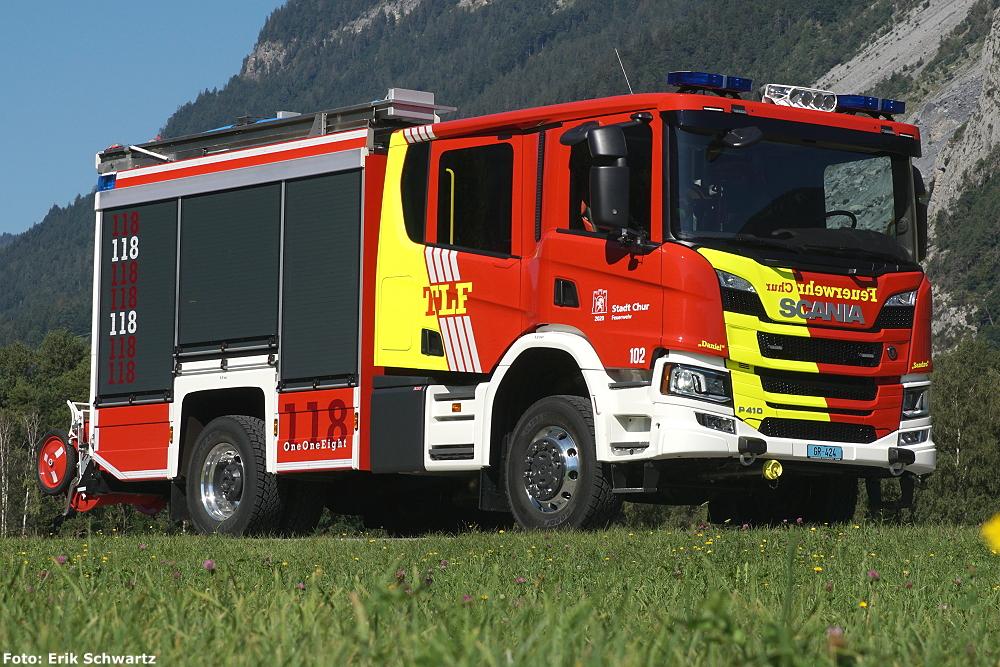 Jahrgang: 2020
Typ: Scania P410 4x4
Motor: 410 PS
Getriebe: Automatikgetriebe untersetzbar
Höhe: 3.40 Meter
Länge: 8.60 Meter
Breite: 2.55 Meter
Gewicht: 18 Tonnen
Wasserleistung Pumpe: 3’000 l/min. bei 10 bar
Schnellangriff: 1x100 Meter
Inhalt Schaumtank: 300 Liter
Inhalt Wassertank: 3000 Liter
Einsatzzweck: Div. Material für Lösch- und Pionierdienst, Ansaugen von stehenden und fliessenden Gewässern