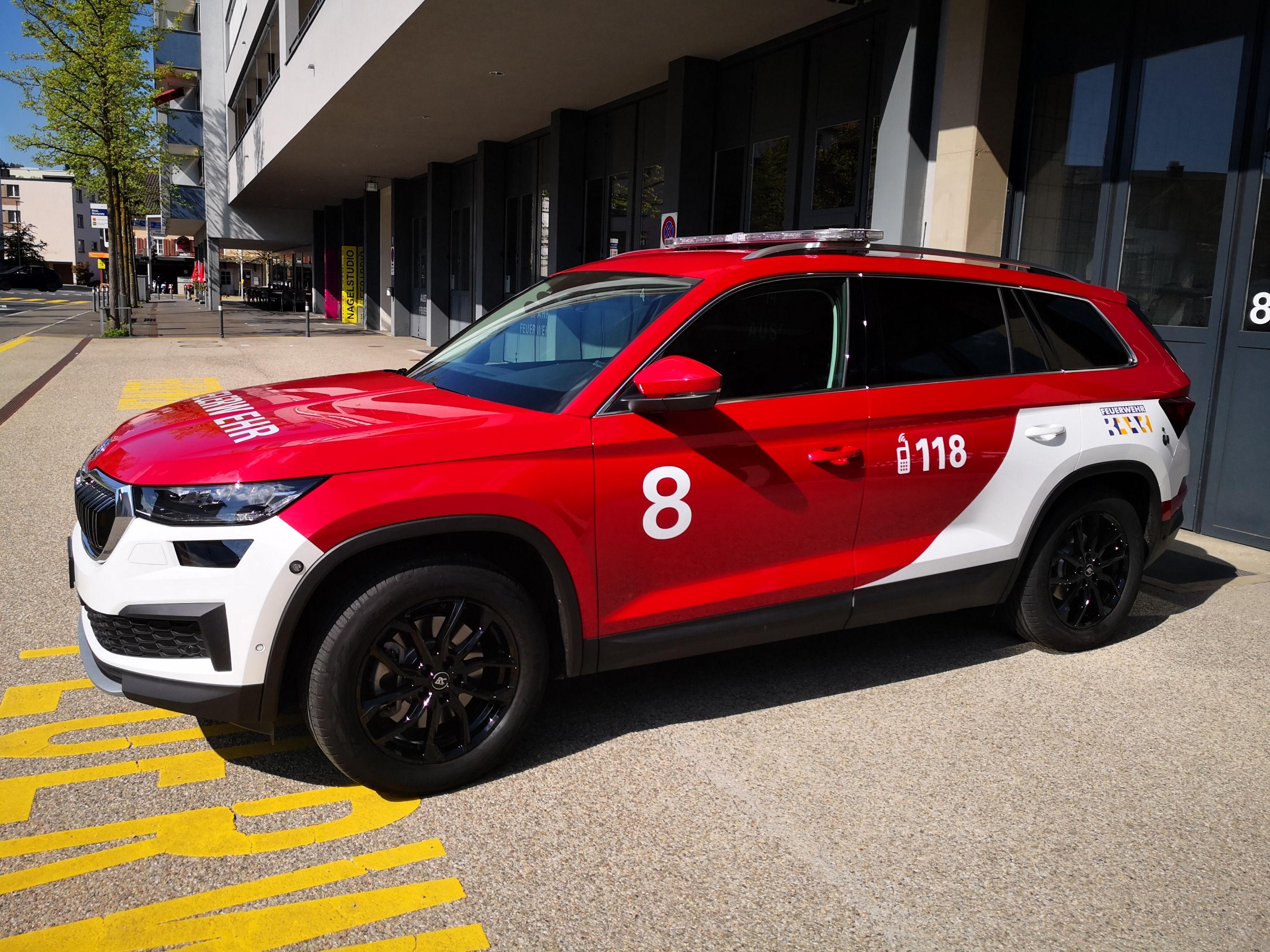 - Dienst- und Pikettfahrzeug / Barro 8

Marke/Typ: Skoda Kodiaq
Anschaffungsjahr: 2022
Fahrzeuglieferant: Garage Strickler AG, Baar
Ausbau: Kurt Rüegg AG, Ibach
Funkruf: Barro 8
Preis: CHF 84'000.00