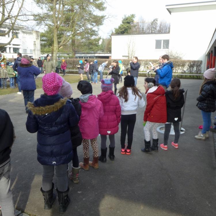Flashmob im Schulhaus Schachen 15.3.16