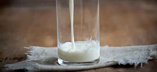Glas Milch
