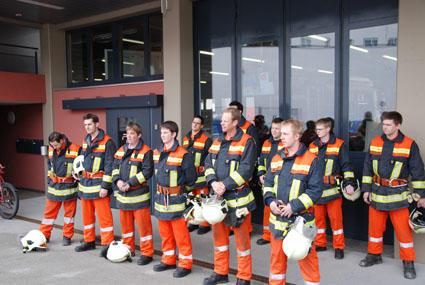 Antreten der neuen Feuerwehrler