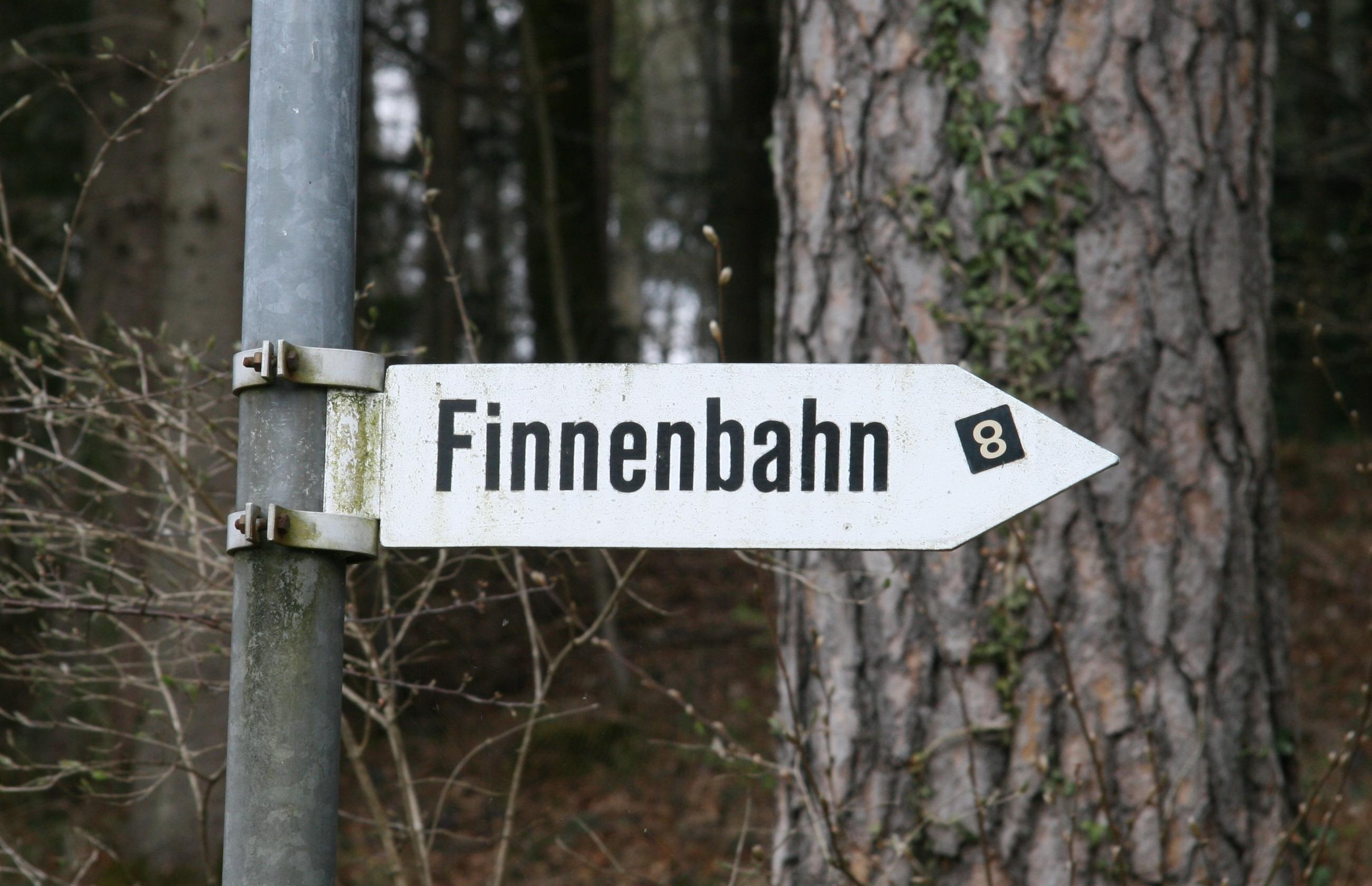 Beschilderung Finnenbahn in Gattikon