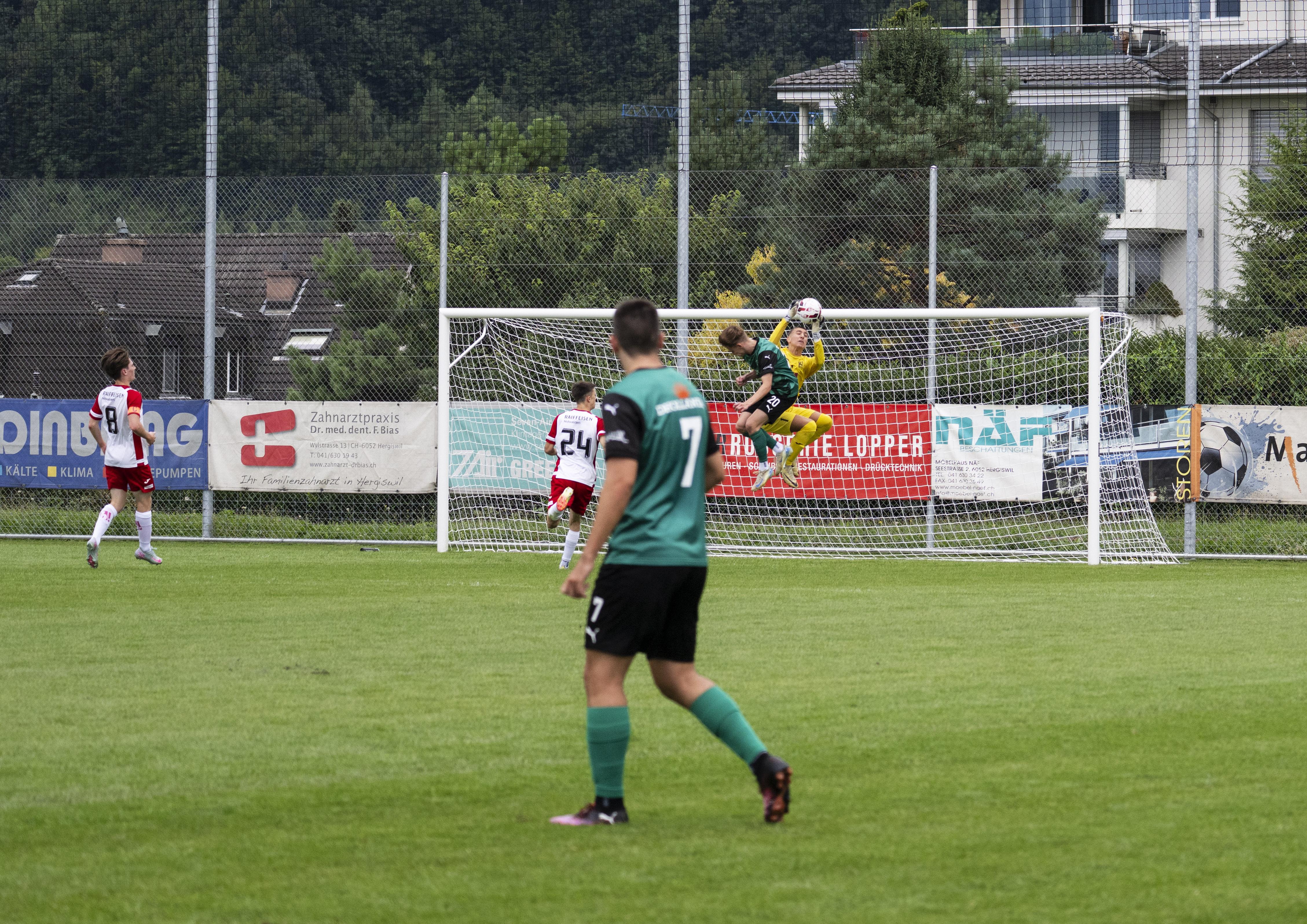 Der Sportplatz wurde mit dem Spiel FC Hergiswil vs. FC Härkingen eröffnet.