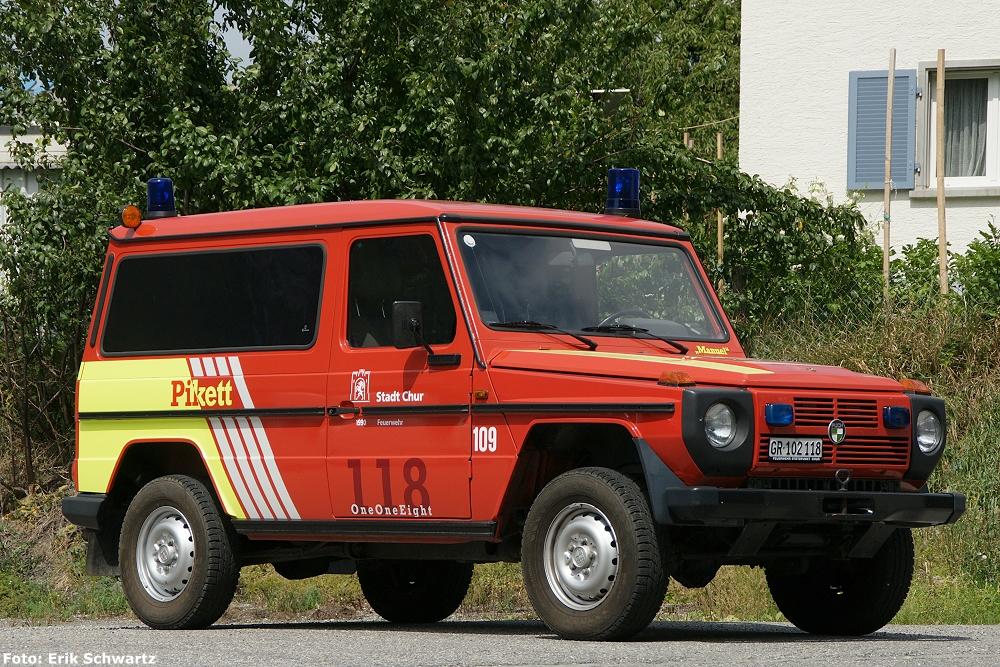 Jahrgang: 1990
Typ: Puch 230 GE Worker 4x4
Motor: Benzin 4 Zylinder
Aufbau: Werksaufbau
Getriebe: Automatik, 4 Gang
Höhe: 2.20 Meter
Breite: 1.70 Meter
Länge: 4.60 Meter
Gewicht: 2.8 Tonnen
Verwendung: Personen- und Materialtransport