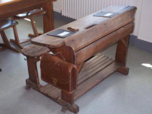 Schule in alter Zeit