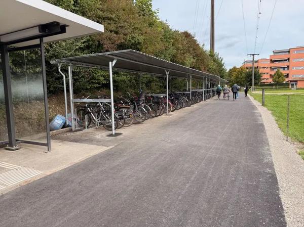 Velounterstand Bahnhof Wiesendangen